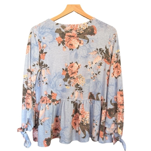 Ayla | Francesca’s Collection Floral Peplum Top - Picture 6 of 6